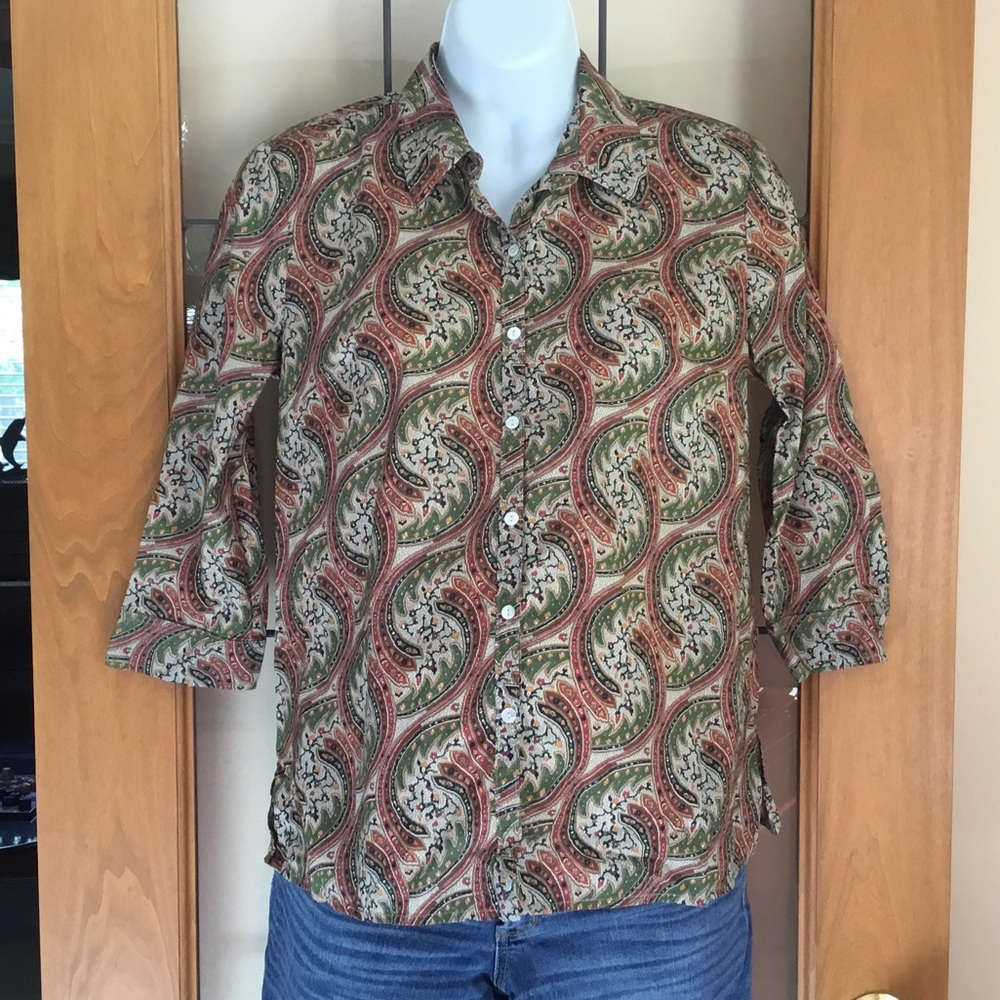 A Pea in the Pod maternity button down shirt
